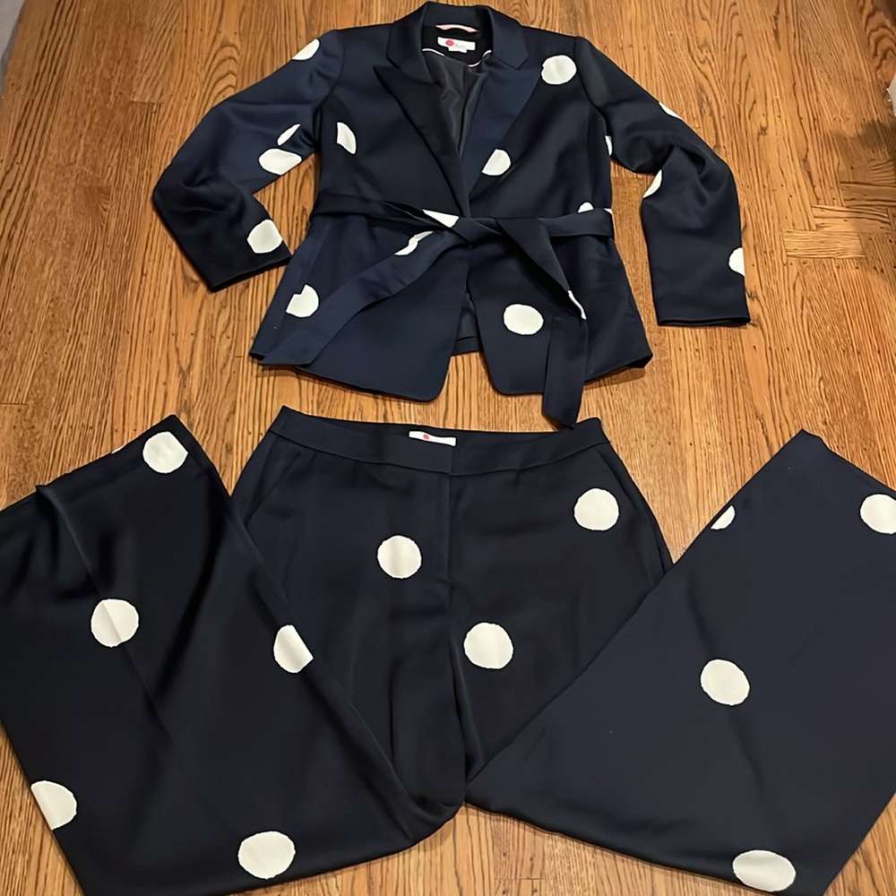 Boden Suit - Picture 15 of 15